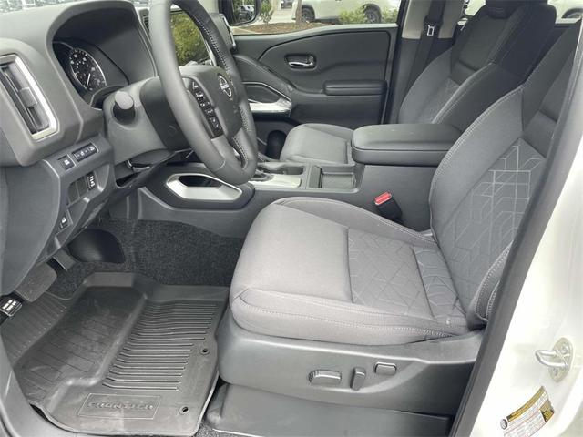 Photo of 2025 Glacier White Nissan Frontier