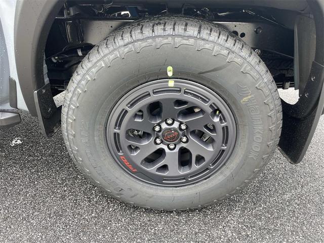 Photo of 2025 Gray Nissan Frontier
