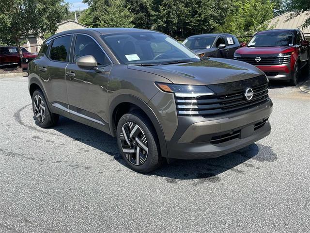 Photo of 2025 Bronze Metallic Nissan Kicks