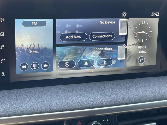 Photo of 2025 Bronze Metallic Nissan Kicks