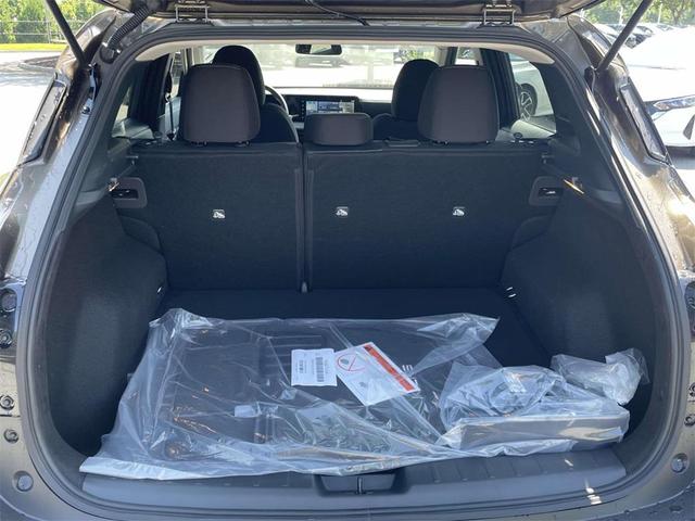 Photo of 2025 Bronze Metallic Nissan Kicks