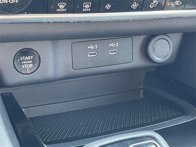 Photo of 2025 Super Black Nissan Rogue