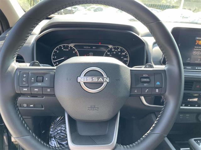 Photo of 2025 Super Black Nissan Rogue