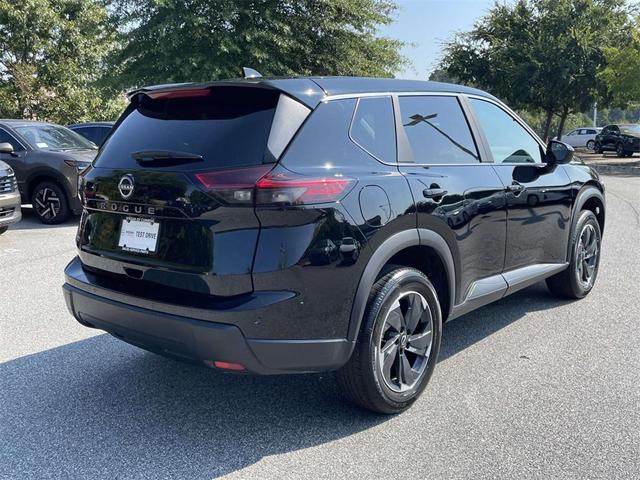 Photo of 2025 Super Black Nissan Rogue