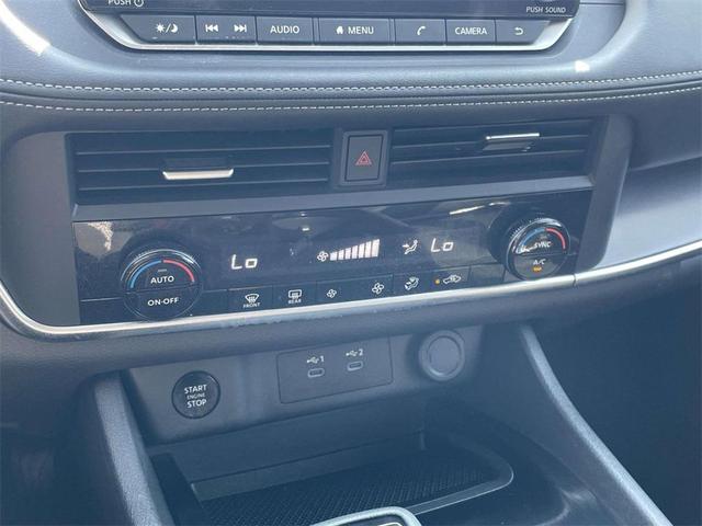Photo of 2025 Super Black Nissan Rogue