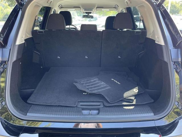 Photo of 2025 Super Black Nissan Rogue