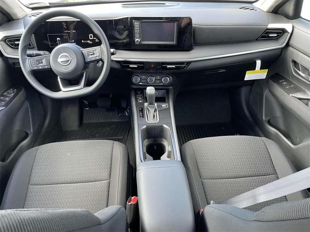 Photo of 2025 Super Black Nissan Kicks