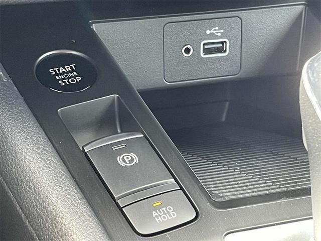Photo of 2025 Super Black Nissan Kicks