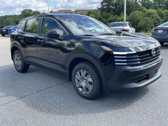 Photo of 2025 Super Black Nissan Kicks