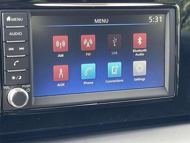 Photo of 2025 Super Black Nissan Kicks
