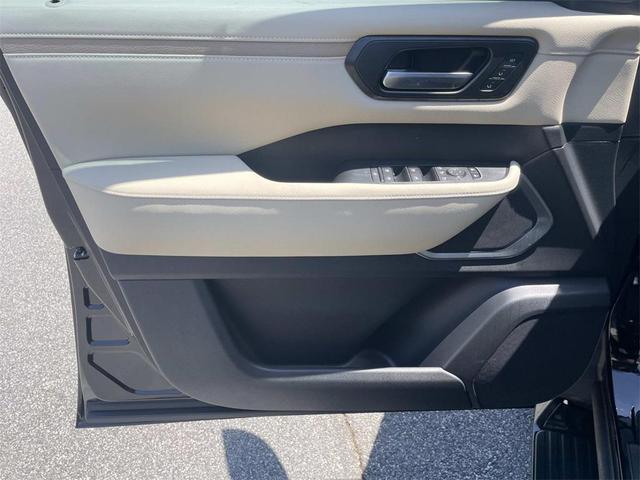 Photo of 2025 Super Black Nissan Armada