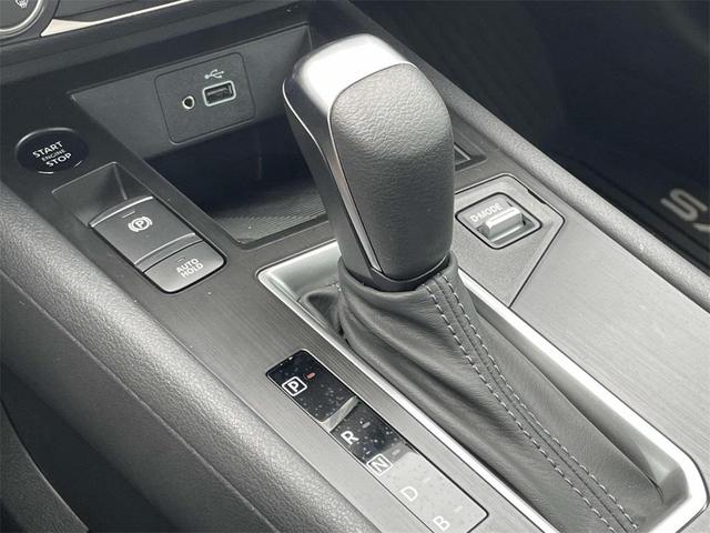 Photo of 2025 Super Black Nissan Kicks