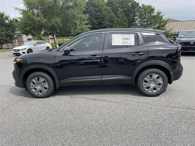 Photo of 2025 Super Black Nissan Kicks