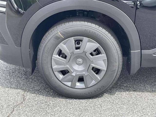 Photo of 2025 Super Black Nissan Kicks