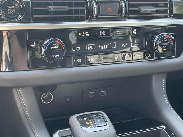 Photo of 2025 Super Black Nissan Pathfinder