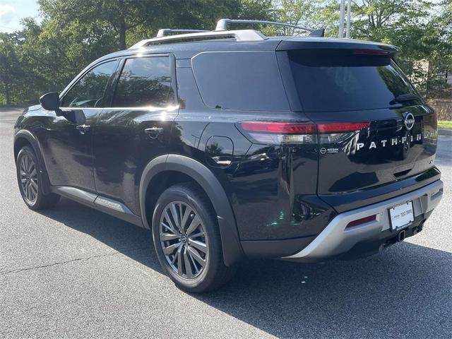 Photo of 2025 Super Black Nissan Pathfinder