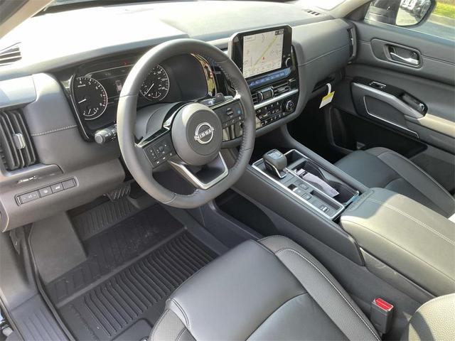 Photo of 2025 Super Black Nissan Pathfinder