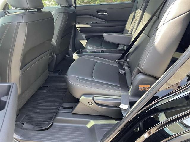 Photo of 2025 Super Black Nissan Pathfinder