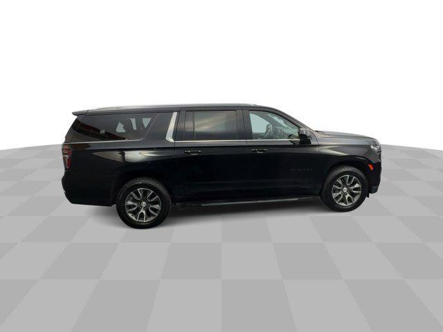 Photo of 2021 Black Chevrolet Suburban