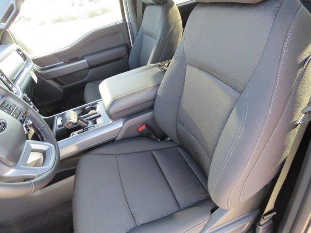 Photo of 2025 Oxford White Ford F-150