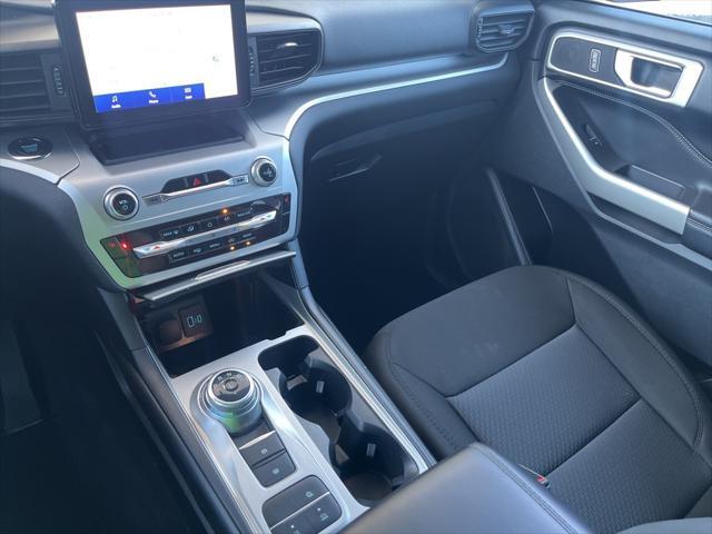 Photo of 2022 Iconic Silver Metallic Ford Explorer