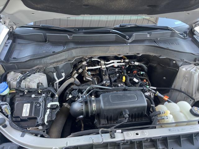 Photo of 2022 Iconic Silver Metallic Ford Explorer