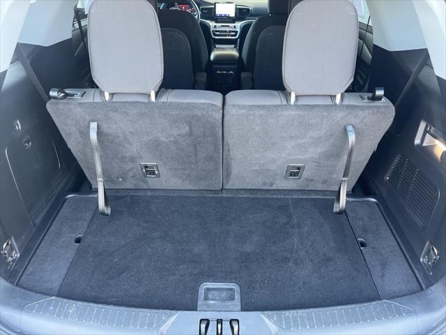 Photo of 2022 Iconic Silver Metallic Ford Explorer