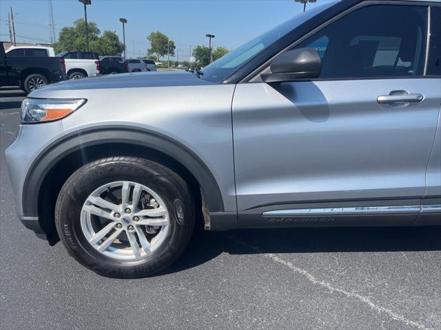 Photo of 2022 Iconic Silver Metallic Ford Explorer