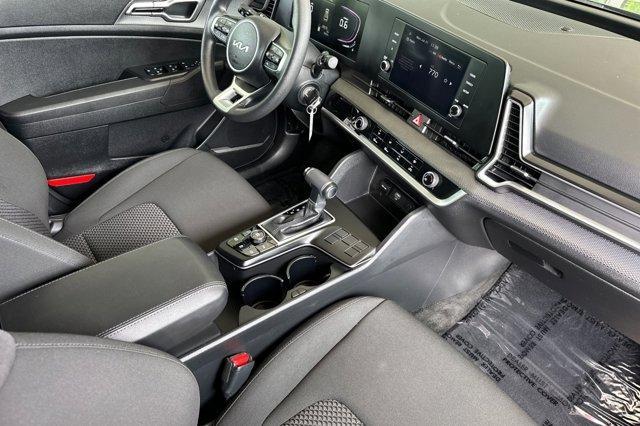 Photo of 2024 Steel Gray Kia Sportage