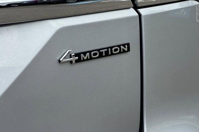 Photo of 2024 Silver Bird Metallic Volkswagen Atlas