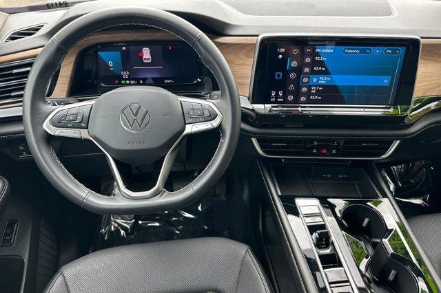 Photo of 2024 Silver Bird Metallic Volkswagen Atlas