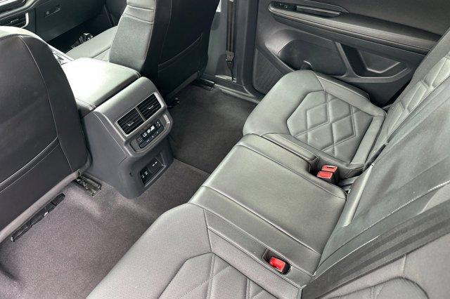 Photo of 2024 Silver Bird Metallic Volkswagen Atlas