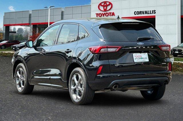 Photo of 2023 Black Metallic Ford Escape