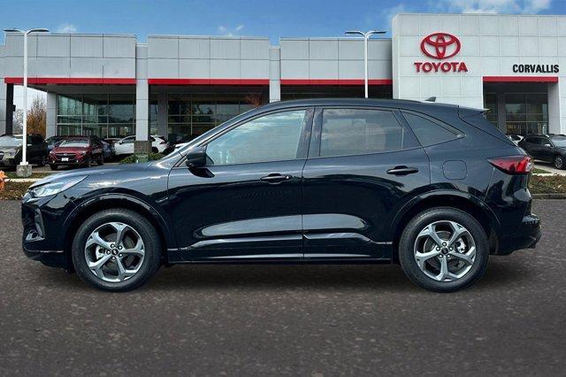 Photo of 2023 Black Metallic Ford Escape