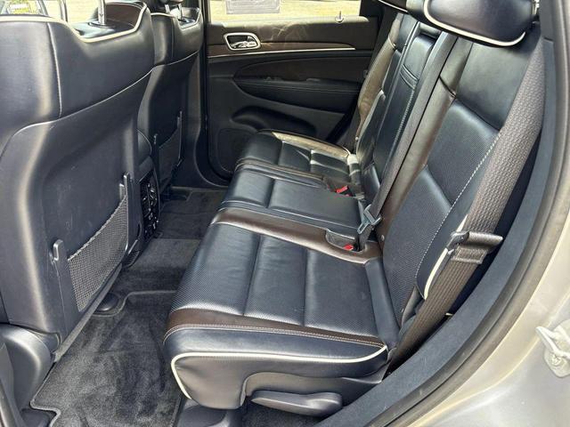 Photo of 2015 Billet Metallic Jeep Grand Cherokee