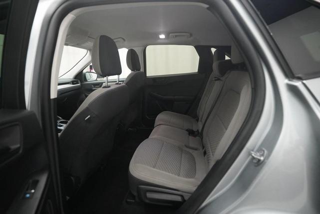 Photo of 2022 Iconic Silver Metallic Ford Escape