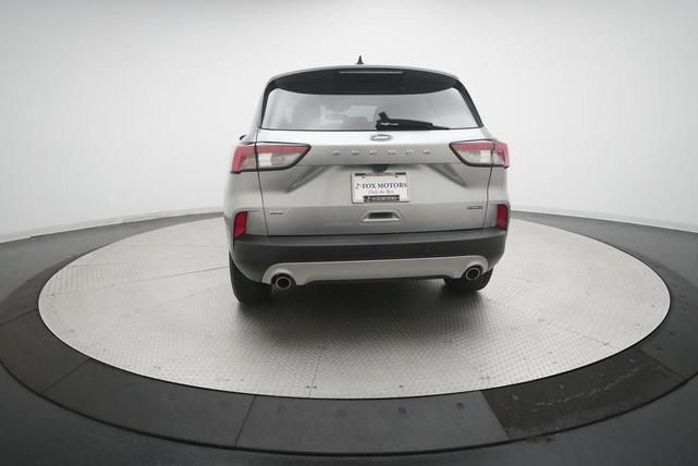 Photo of 2022 Iconic Silver Metallic Ford Escape
