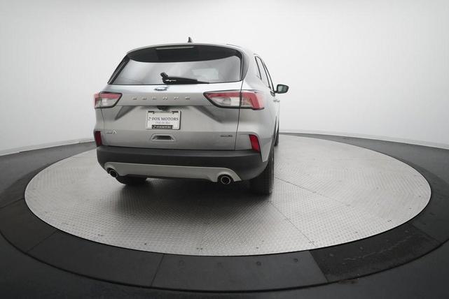Photo of 2022 Iconic Silver Metallic Ford Escape