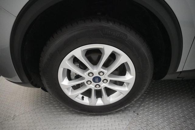 Photo of 2022 Iconic Silver Metallic Ford Escape