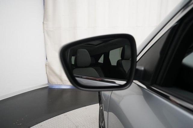 Photo of 2023 Iconic Silver Metallic Ford Escape