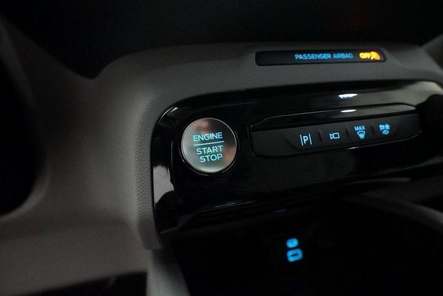 Photo of 2023 Iconic Silver Metallic Ford Escape
