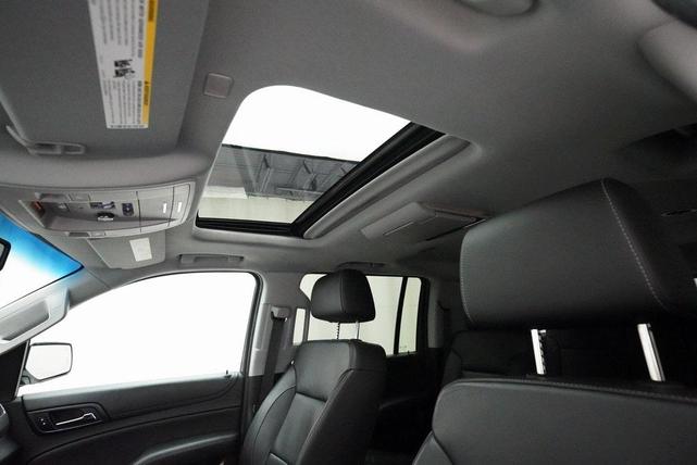 Photo of 2018 Summit White Chevrolet Suburban
