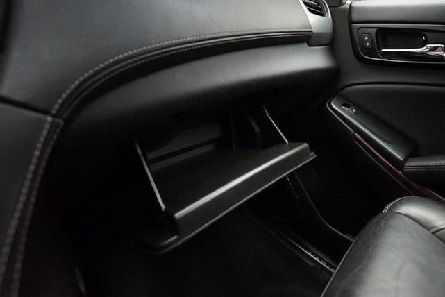 Photo of 2018 Summit White Chevrolet Suburban