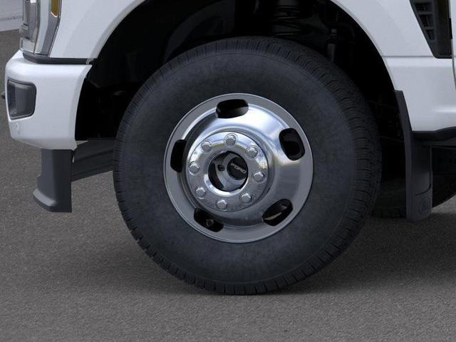 Photo of 2025 Star White Ford F-350