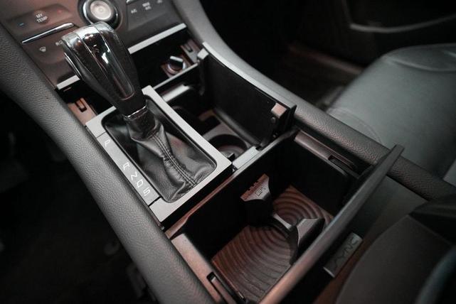 Photo of 2015 Magnetic Metallic Ford Taurus