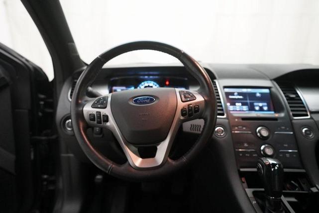 Photo of 2015 Magnetic Metallic Ford Taurus