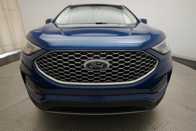 Photo of 2023 Atlas Blue Metallic Ford Edge