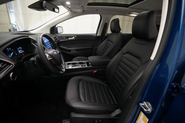 Photo of 2023 Atlas Blue Metallic Ford Edge