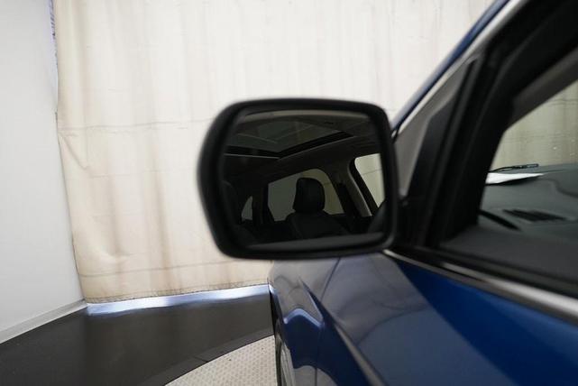 Photo of 2023 Atlas Blue Metallic Ford Edge