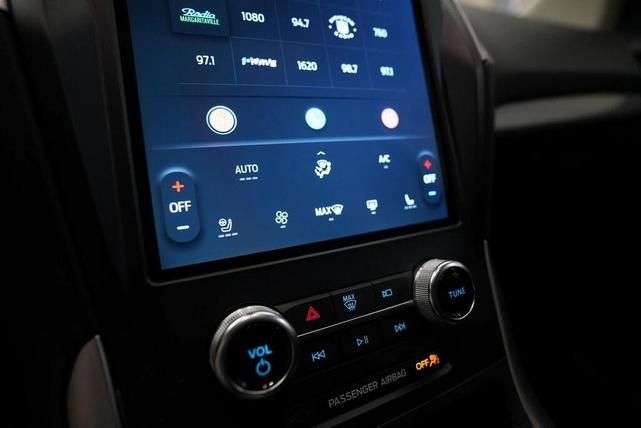 Photo of 2023 Atlas Blue Metallic Ford Edge